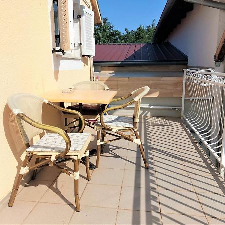 Amore House With Apartment Umag Exteriör bild