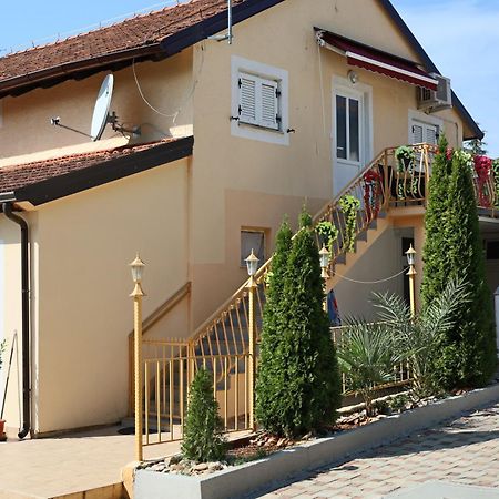 Amore House With Apartment Umag Exteriör bild