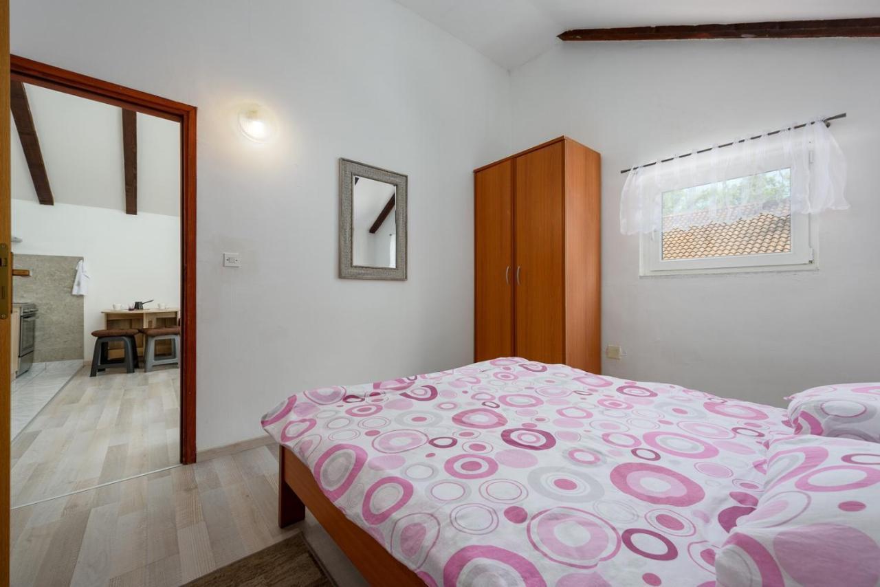 Amore House With Apartment Umag Exteriör bild