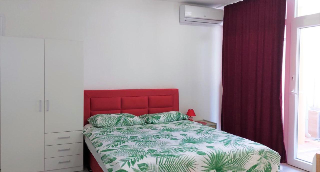 Amore House With Apartment Umag Exteriör bild
