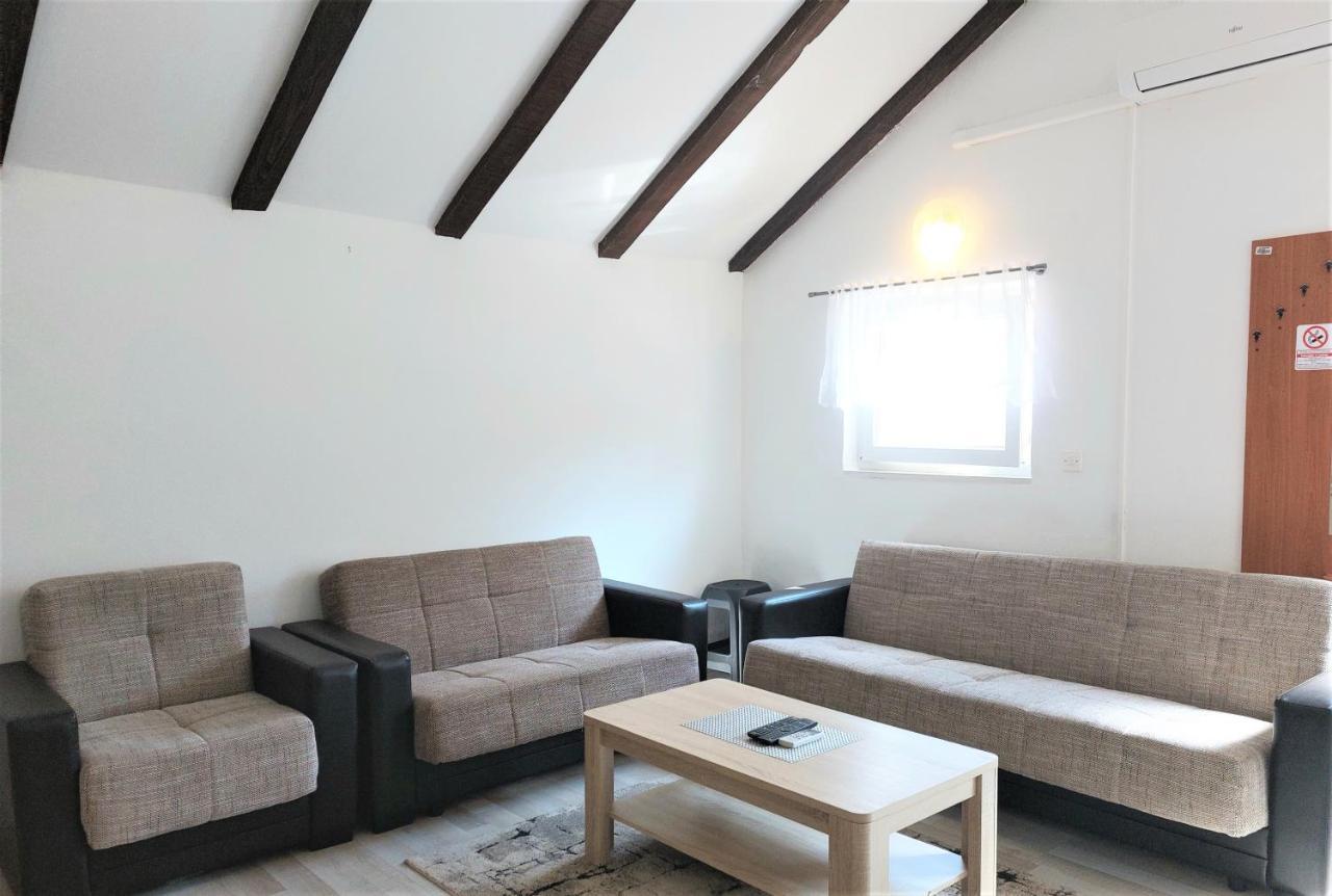 Amore House With Apartment Umag Exteriör bild